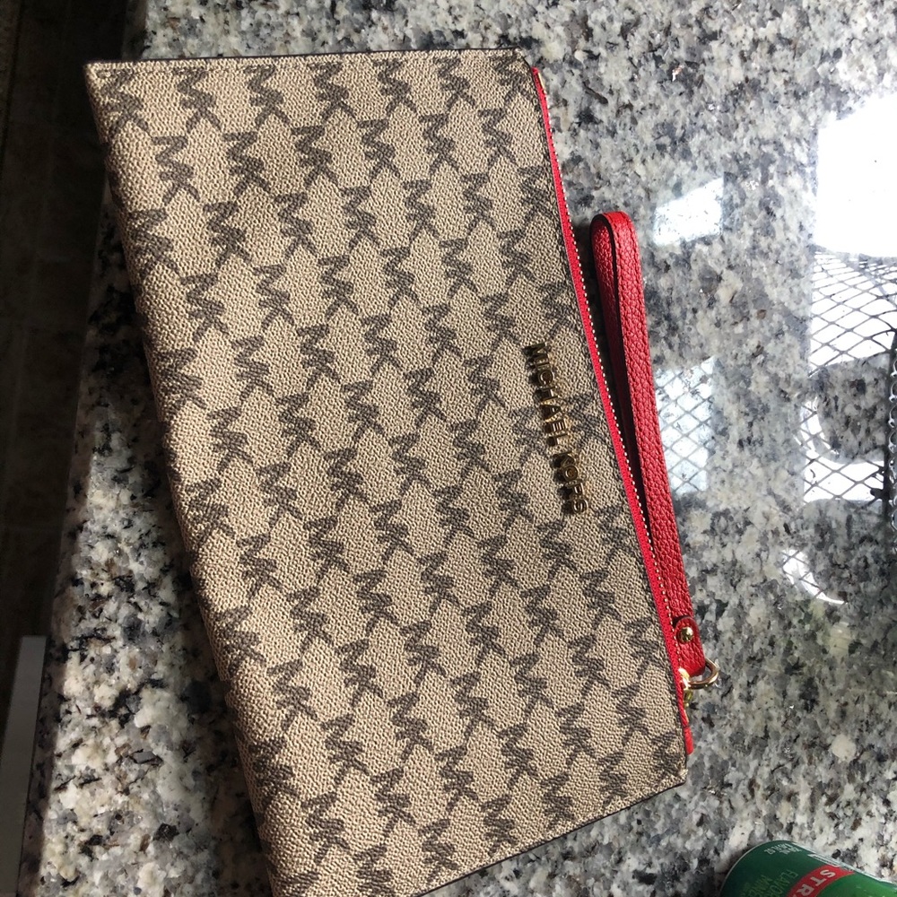 Michael Kors Clutch